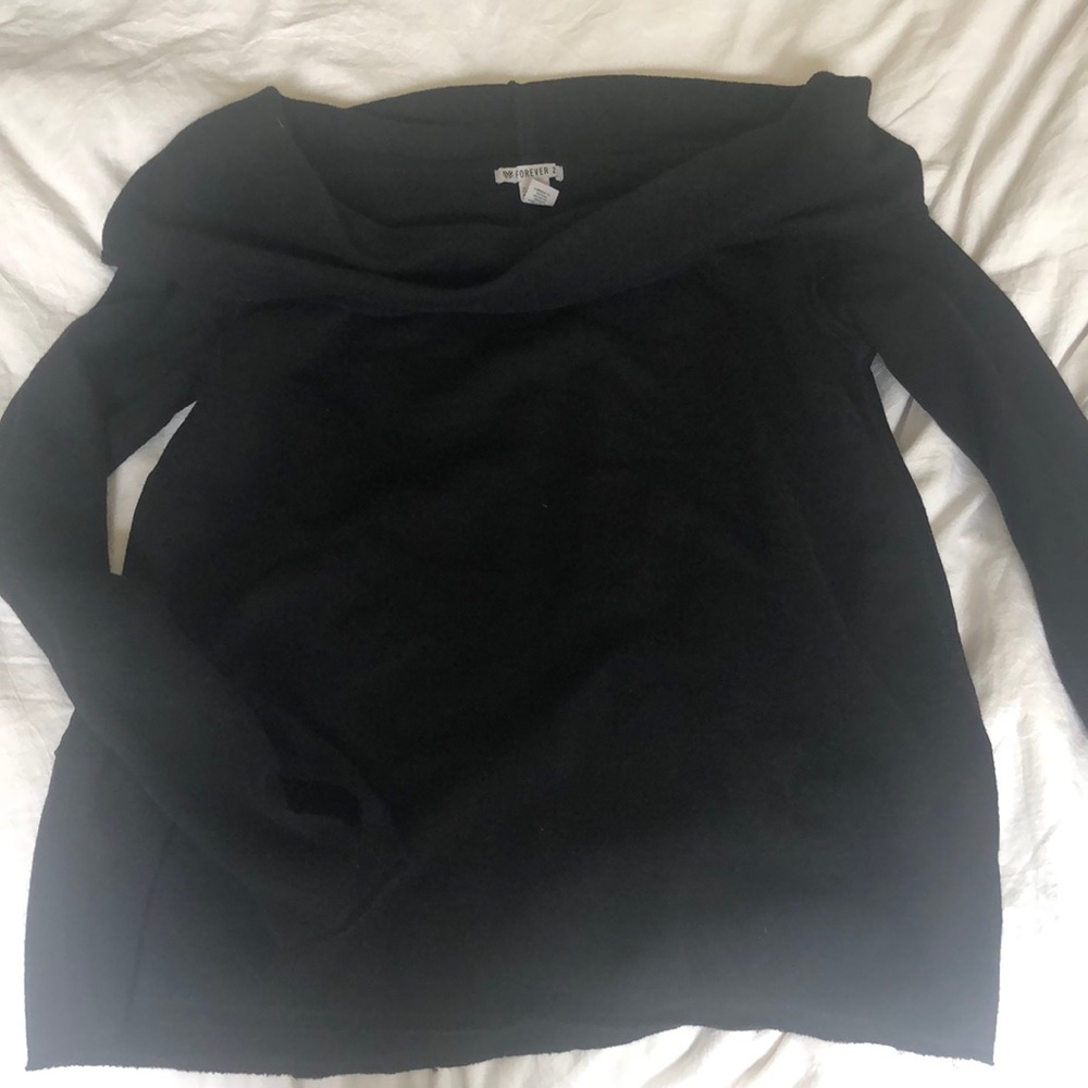 Active off shoulder sweater